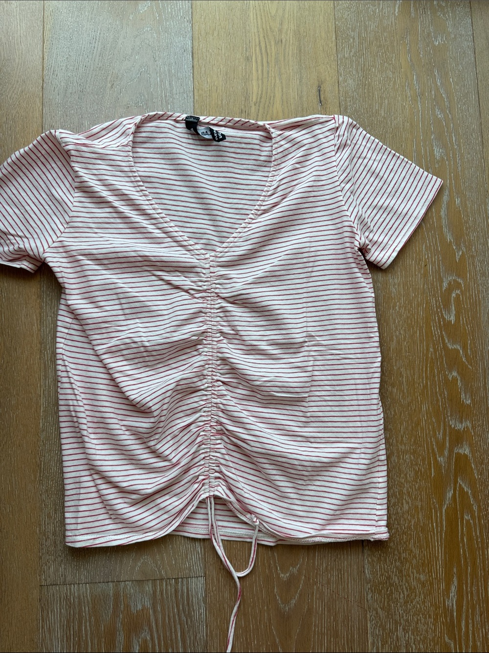 Design Lab Lord & Taylor Red Striped Ruched V-Neck Tee - Picture 7 of 7